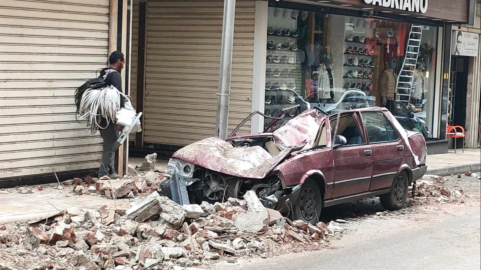 السيارة المتحطمة بالاسكندرية
