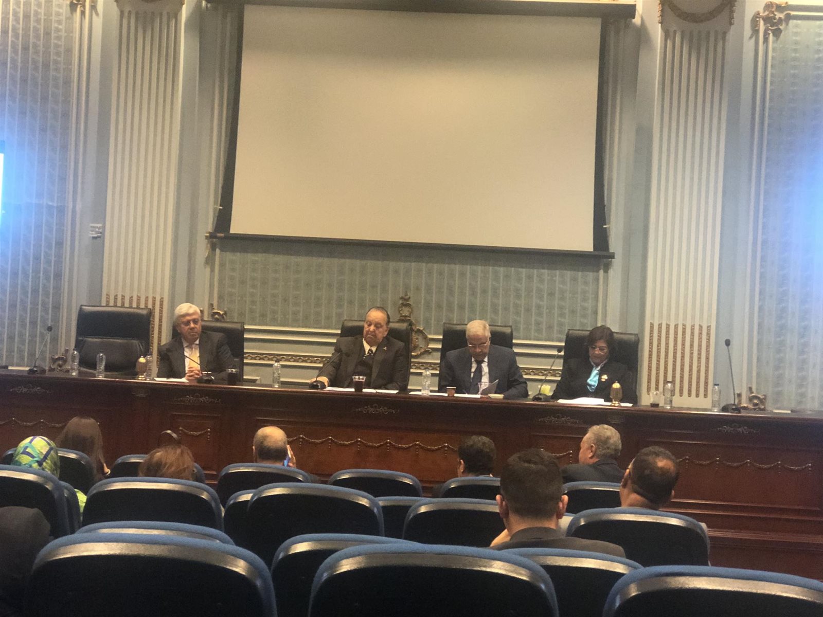  أيمن عاشور وزير التعليم العالي والبحث العلمي