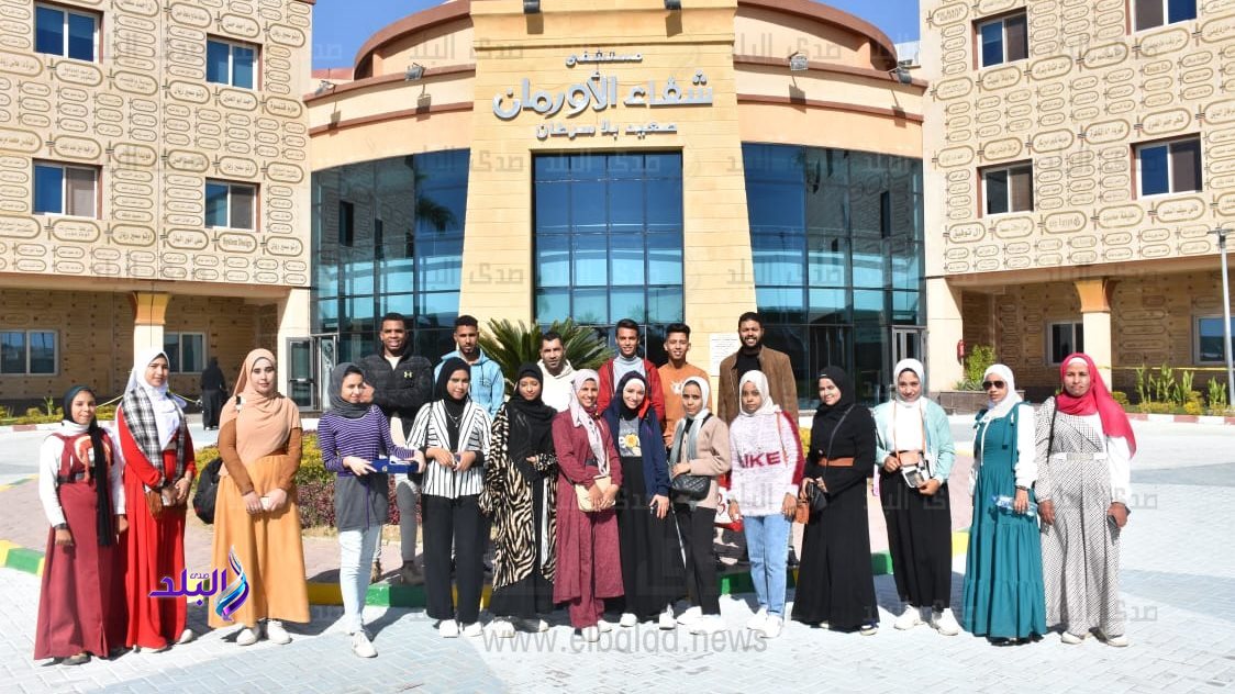وفد من اتحاد طلاب شباب جامعات القاهره بدعم اطفال الصعيد مرضي