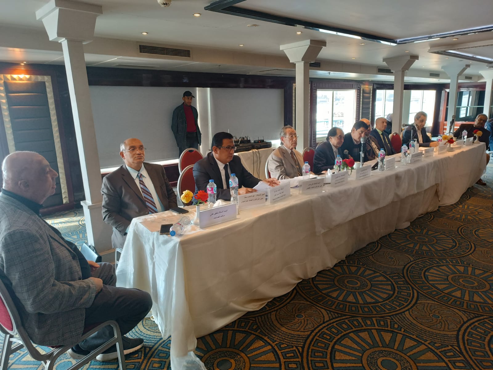 المنشآت والمطاعم السياحية 