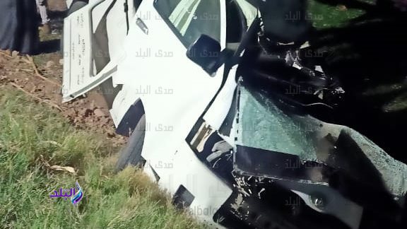 الصور الأولي لحادث تصادم سيارتين بأسيوط 