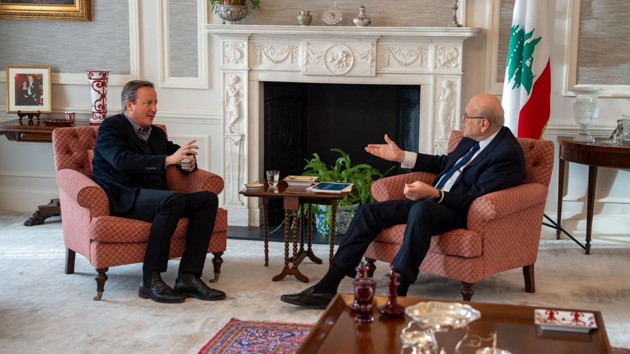 ميقاتي وكاميرون 