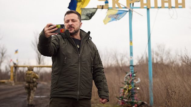 الرئيس الأوكراني يزور أفدييفكا 