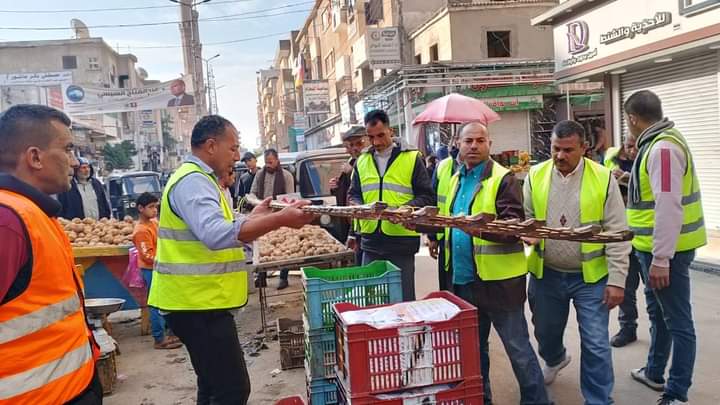 إزالة الإشغالات بالبحيرة 