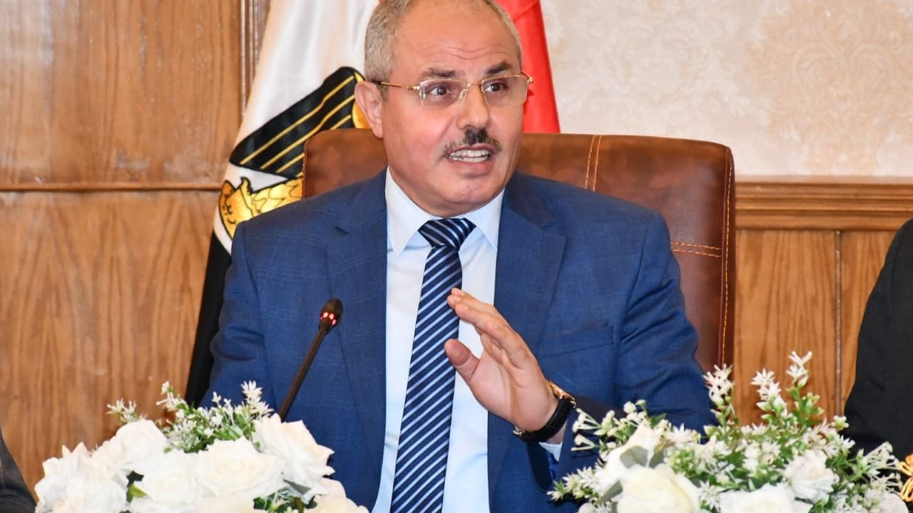 رئيس جامعة القناة 