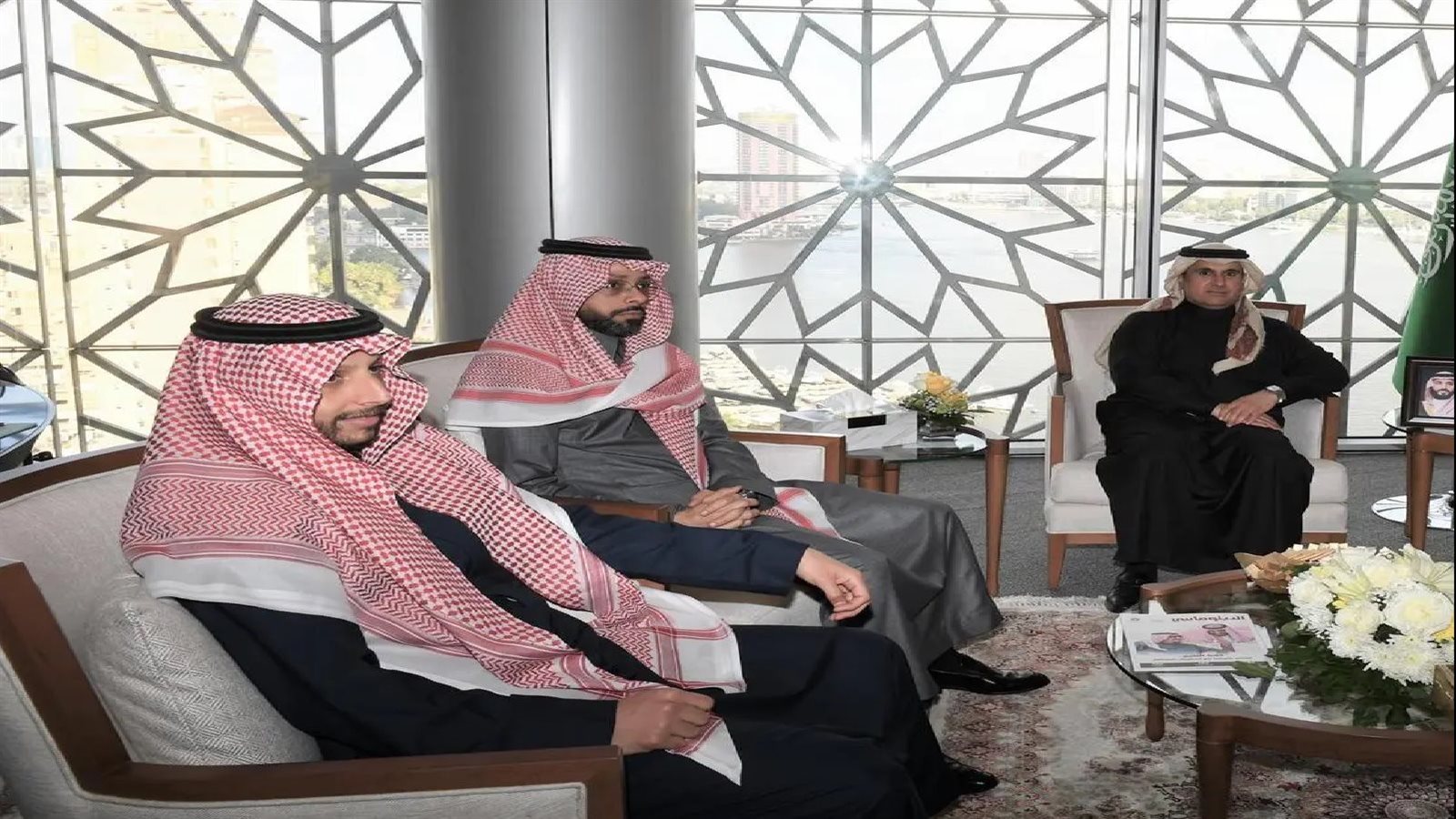 مندوب السعودية ومدير إدارة الشؤون القانونية 