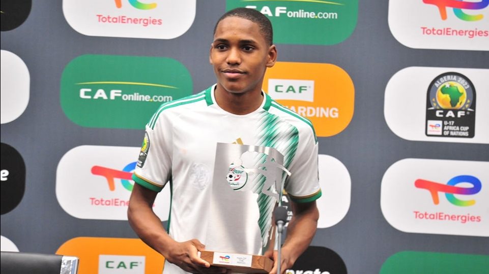 مسلم أناتوف مهاجم مولودية الجزائر