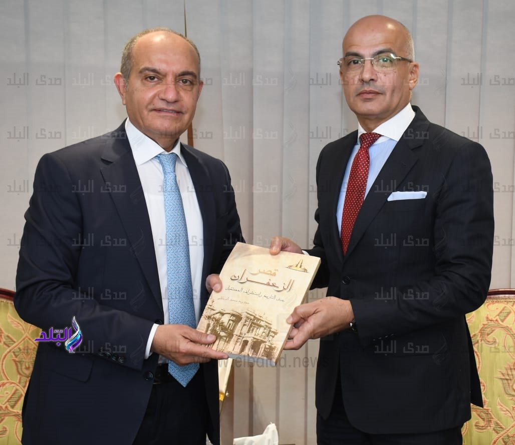 رئيس جامعة عين شمس يستقبل السفير أمجد العضايلة سفير الأردن بالقاهرة1