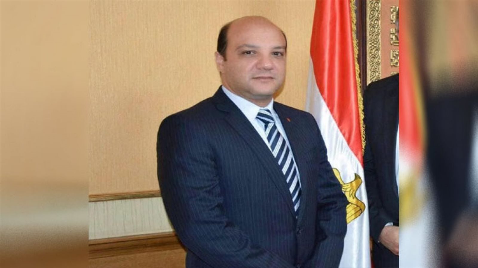 الدكتور إيهاب أمين