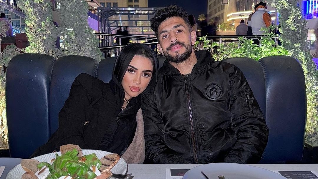 ايمن اشرف وزوجته