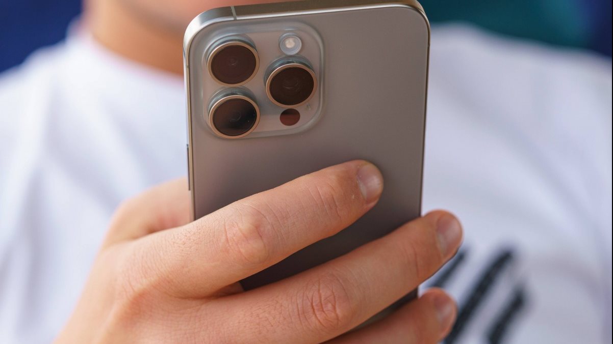 أخيرا آبل نزلت تحديث iPhone الجديد..مع ميزة حماية موبايلك من