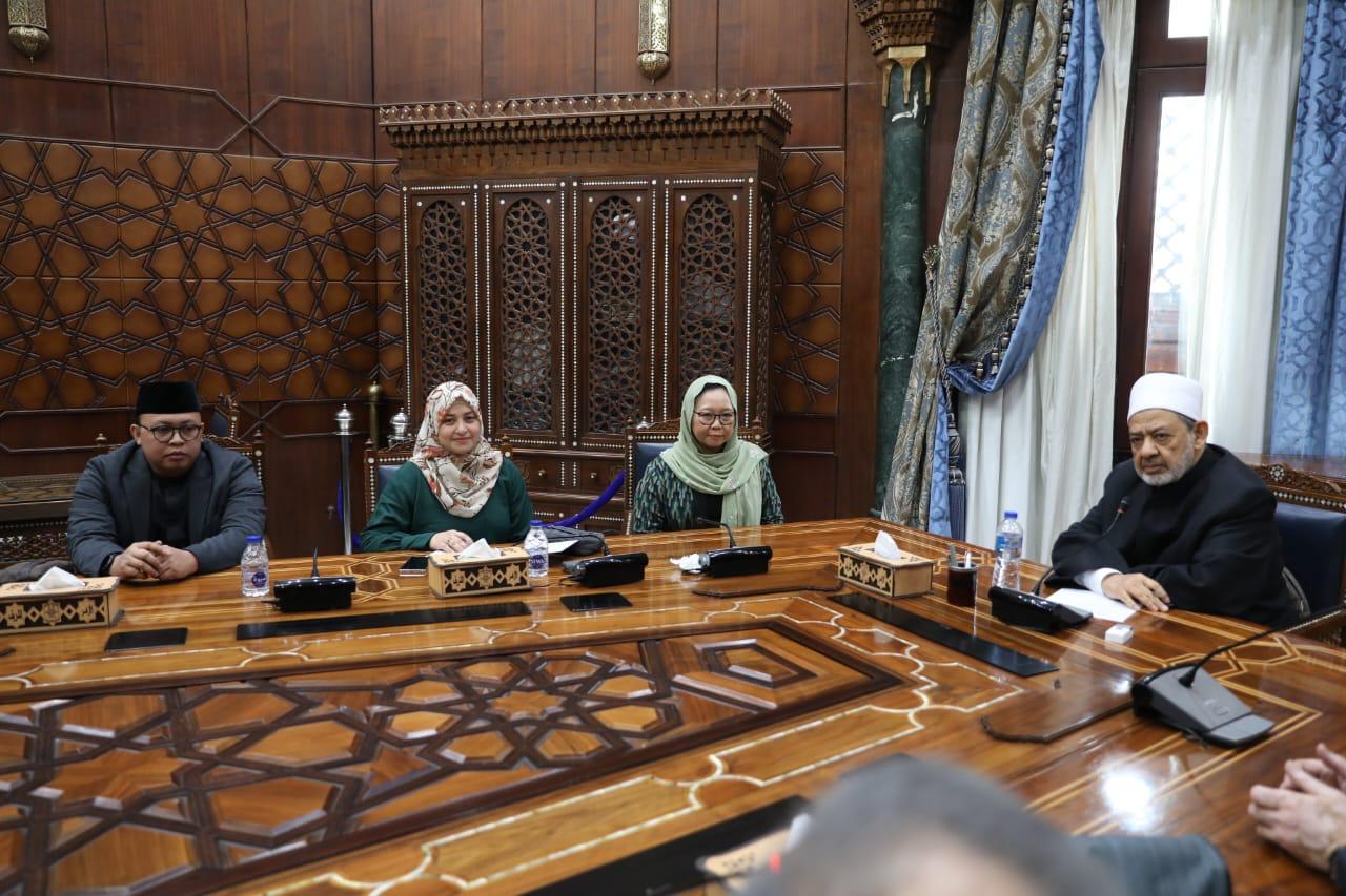 شيخ الأزهر خلال اللقاء 