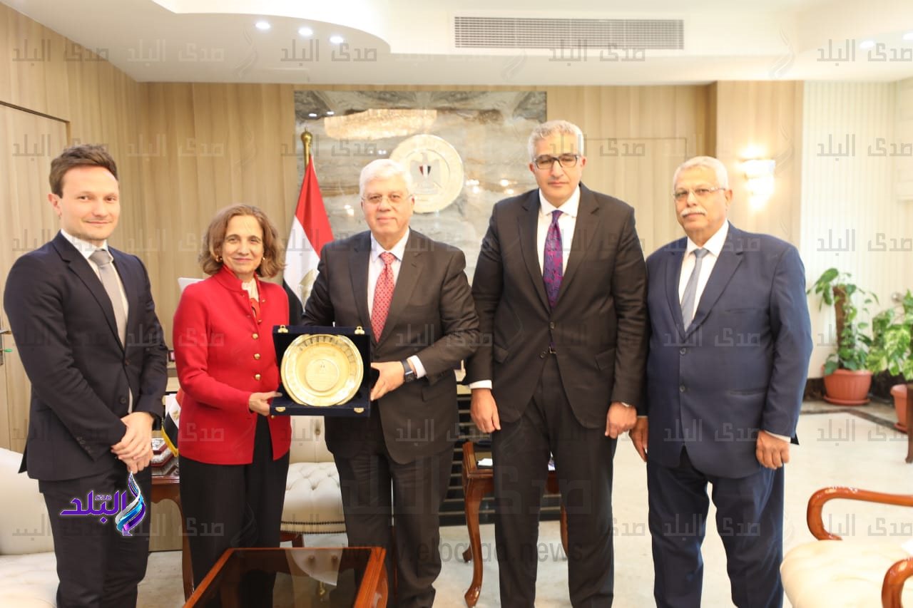 وزير التعليم العالي يبحث آليات التعاون العلمي والتكنولوجي مع سفيرة كولومبيا3