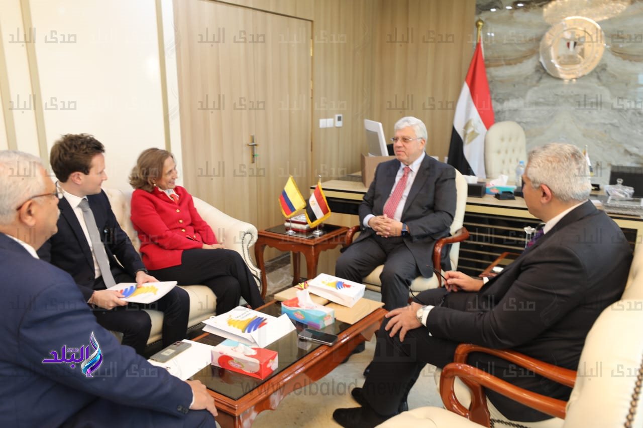 وزير التعليم العالي يبحث آليات التعاون العلمي والتكنولوجي مع سفيرة كولومبيا1