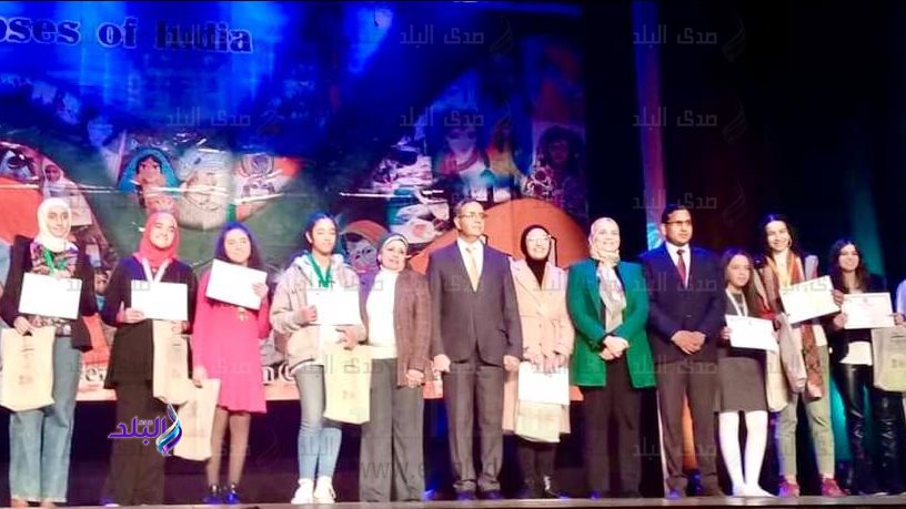 تكريم الطلاب الفائزين بمسابقة “لمحات من الهند”