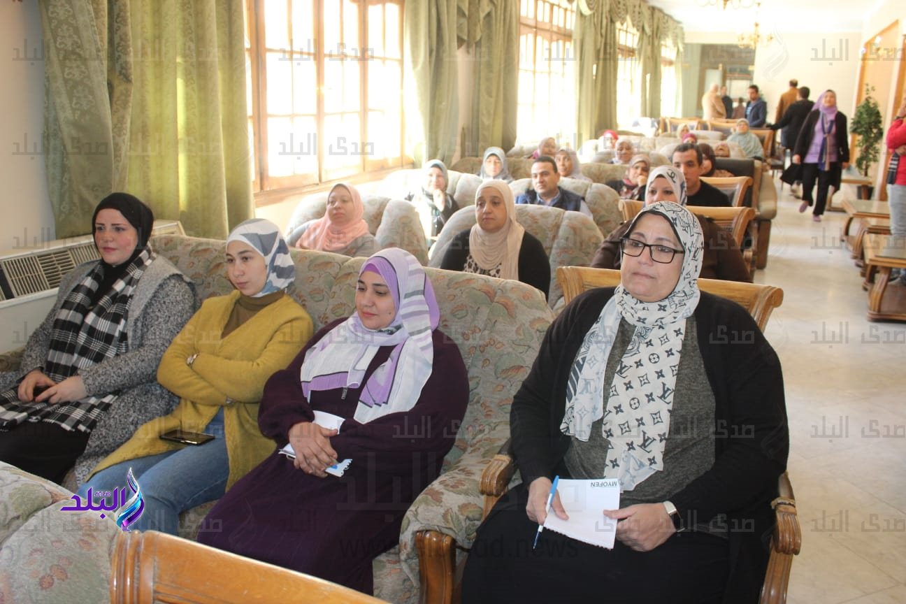 دورات تدريبية مجانيه لموظفي قطاع الدراسات العليا1