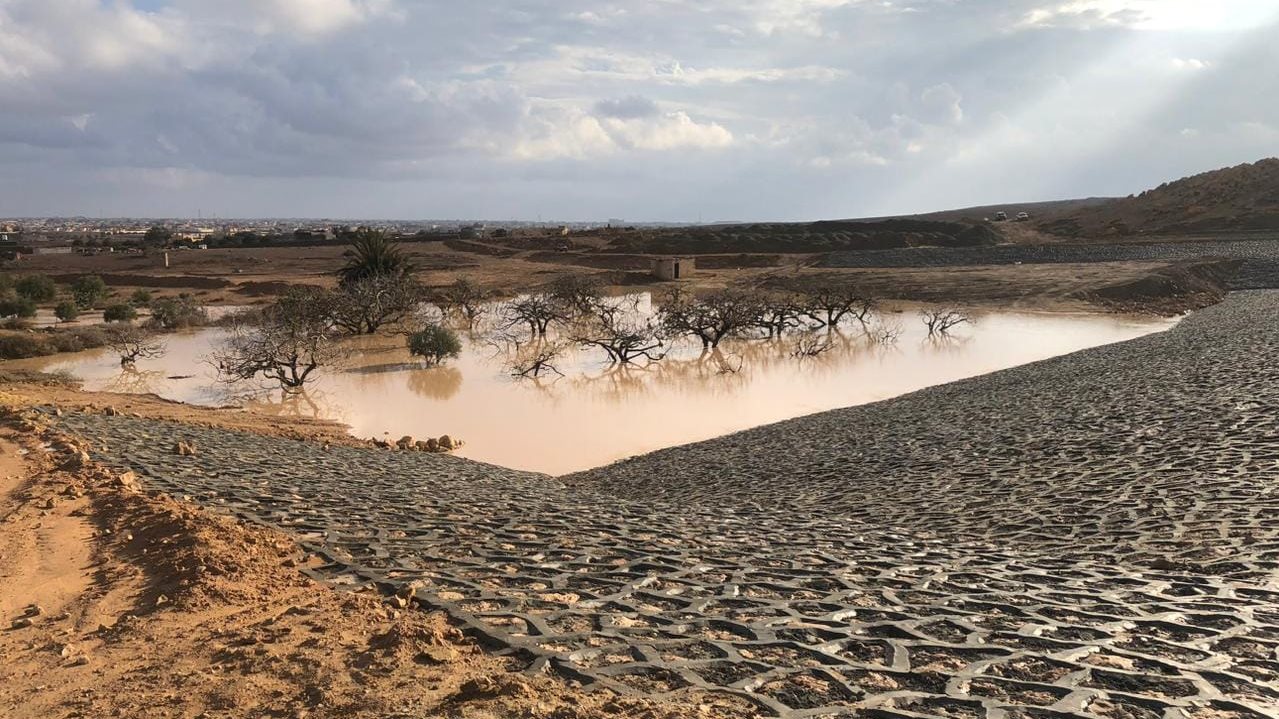 حجز مياه الامطار بمطروح