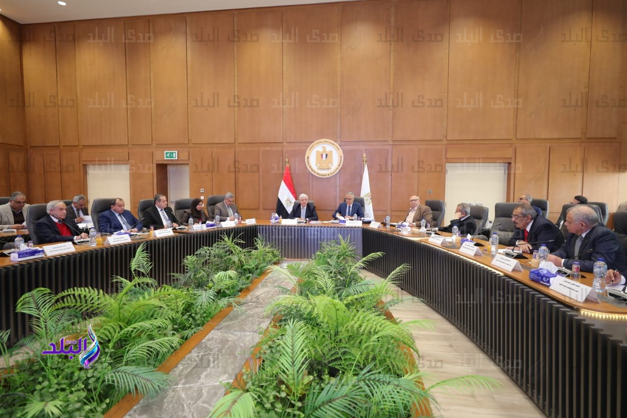 وزير التعليم العالي يرأس اجتماع مجلس الجامعات الأهلية  4