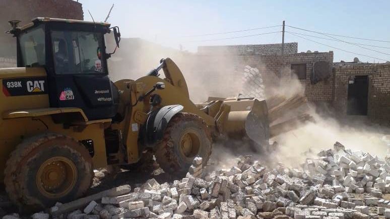 جهود إزالة التعديات بأسوان