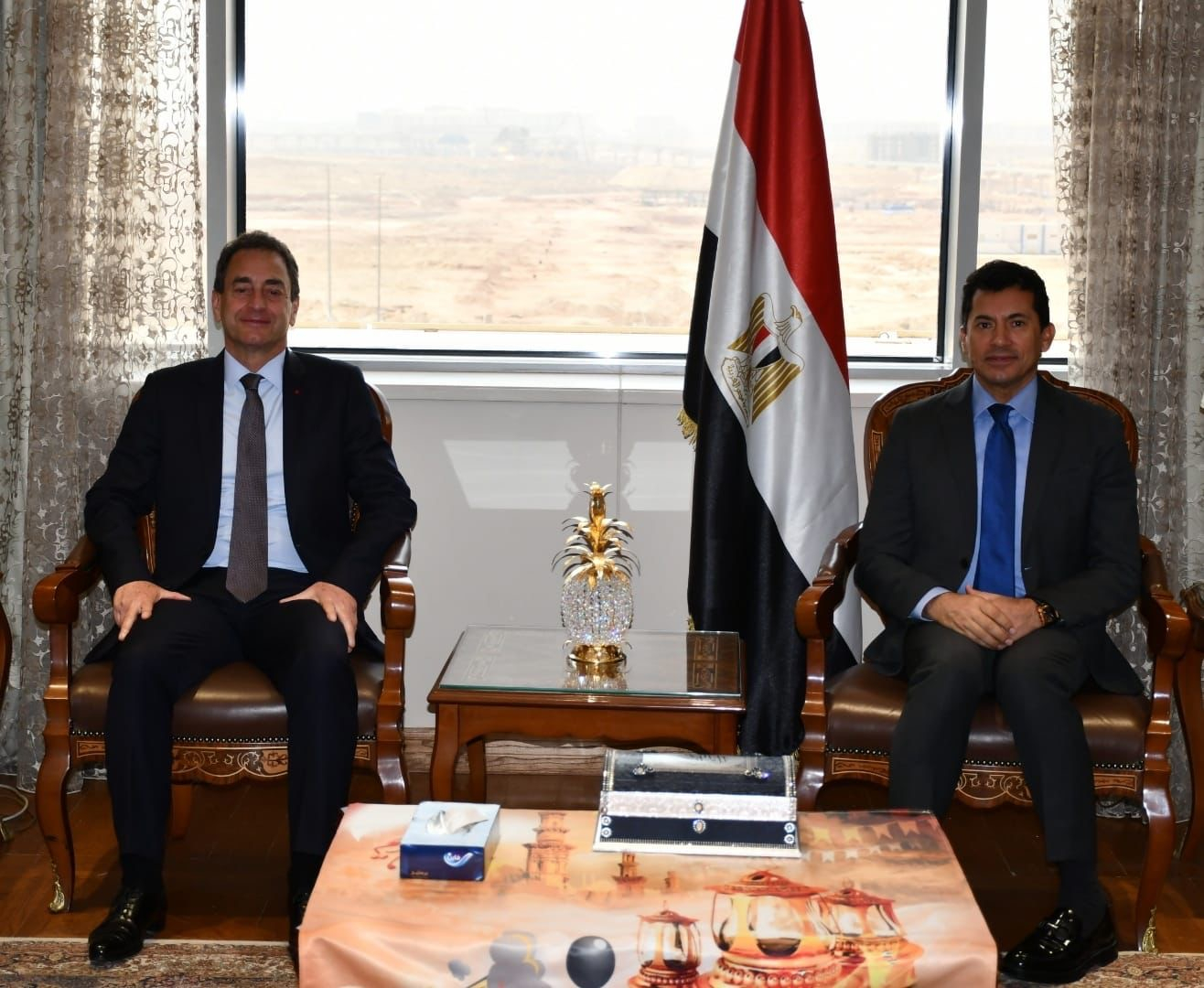 وزير الشباب والسفير الفرنسي