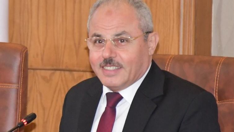 الدكتور ناصر مندور رئيس جامعة قناة السويس