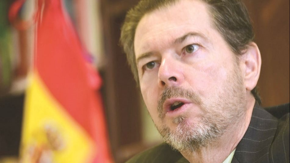 سفير إسبانيا لدى القاهرة السفير ألبارو إيرانثو