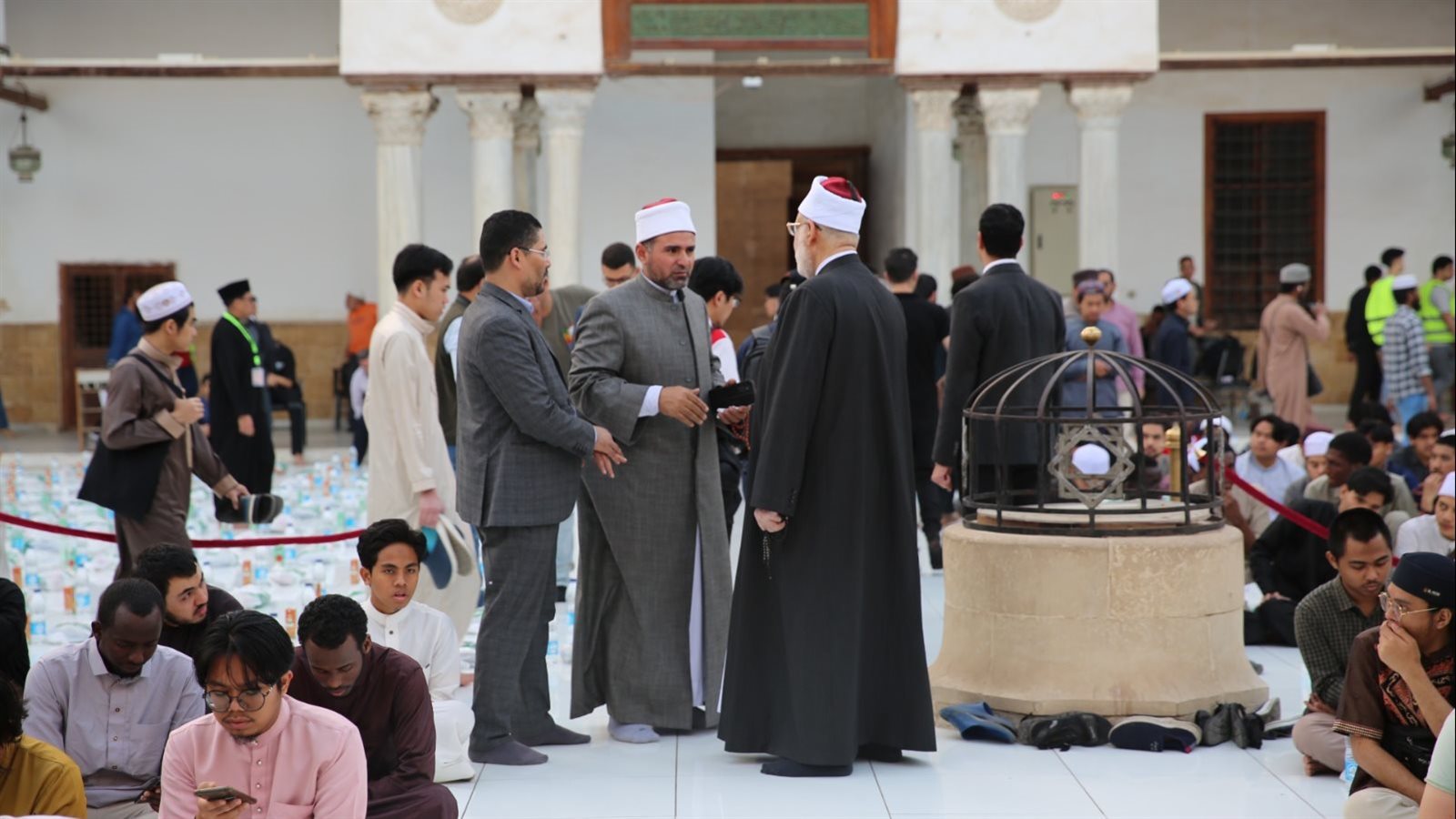 زيادة وجبات الإفطار الجماعي والسحور بالجامع الأزهر 