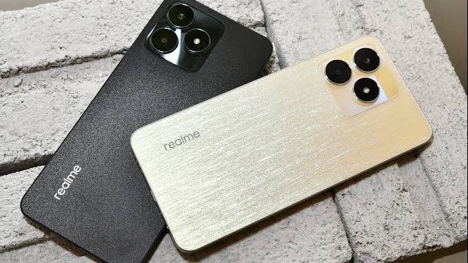 آيفون الغلابة..موبايل Realme توأم iPhone بسعر 6000 جنيه فقط