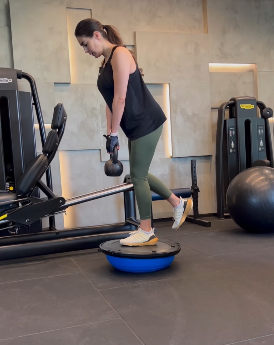 IMG_٢٠٢٤٠٤٢٠_١٥٠١٥١