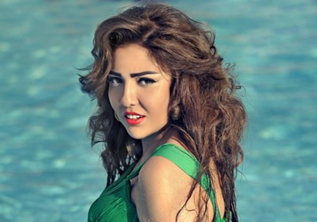 الفنانة مي كساب