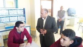 مدير تعليم مطروح  خلال احدا الجولات