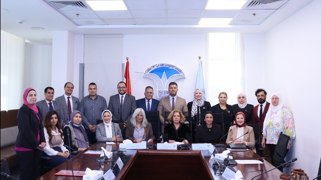 المشاركون في المائدة 