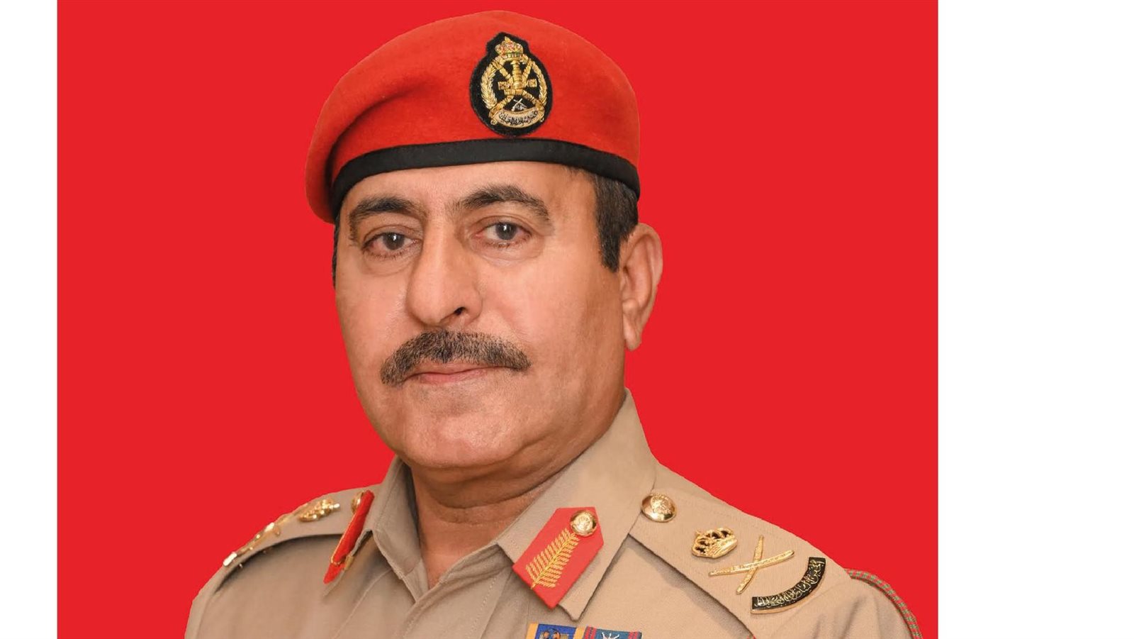 قائد الجيش السلطاني العماني 