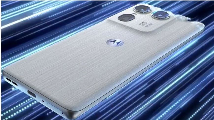  بميزات مذهلة هتبهرك..  تسريبات حول هاتف Moto X50 Ultra 