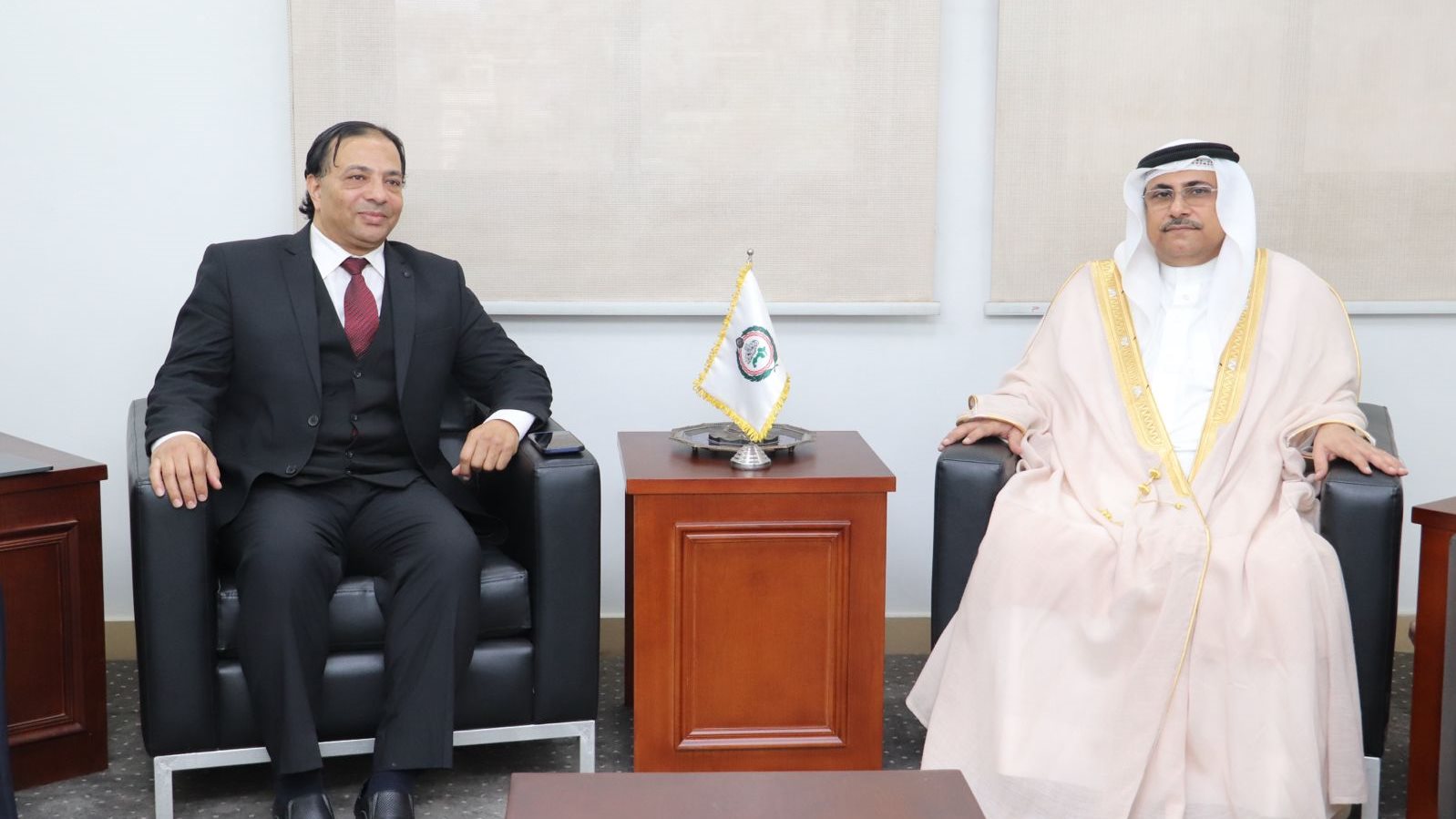 العسومي يستقبل وفد المنظمة 