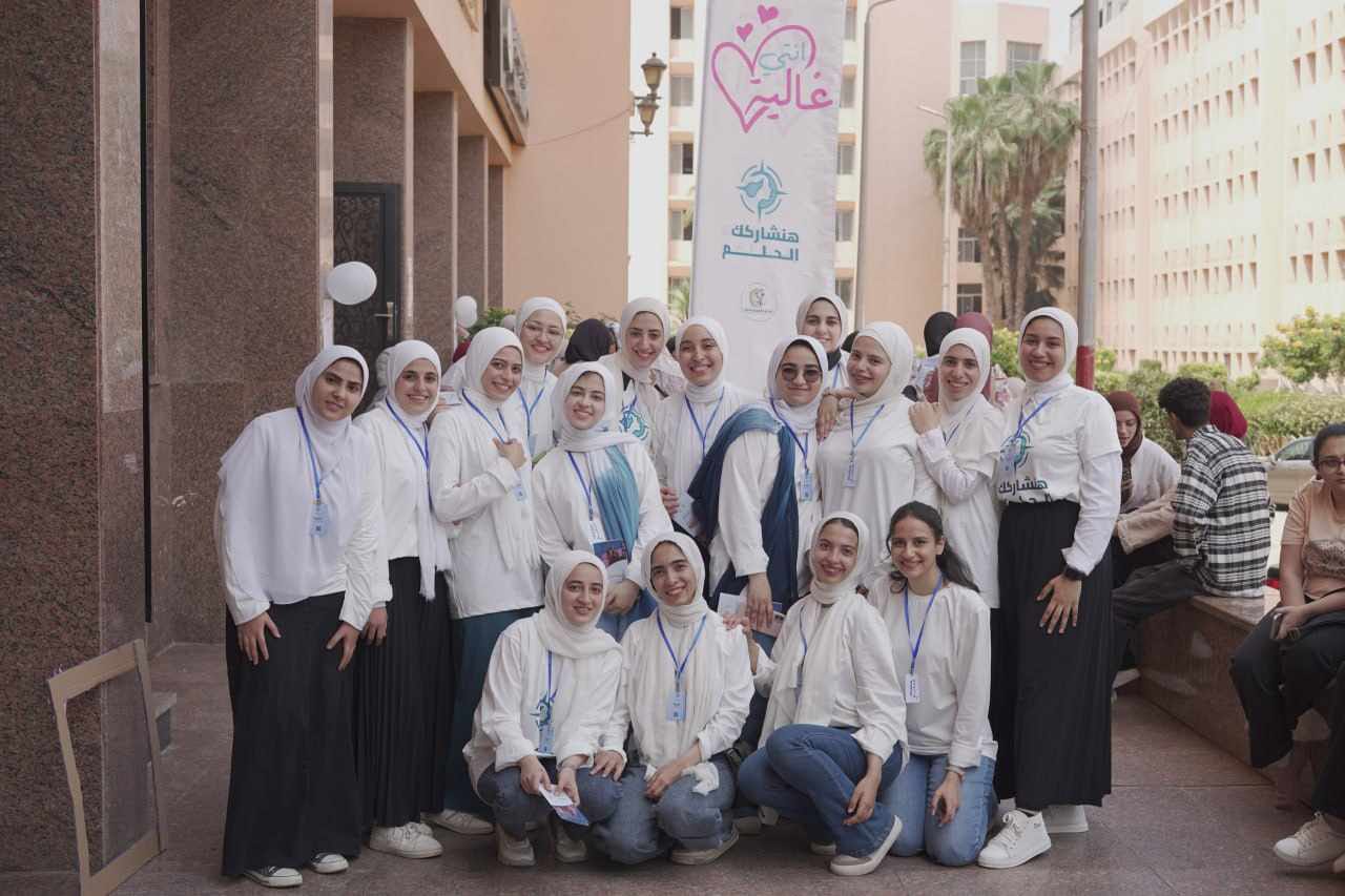 طلاب كلية الإعلام جامعة المنوفية 