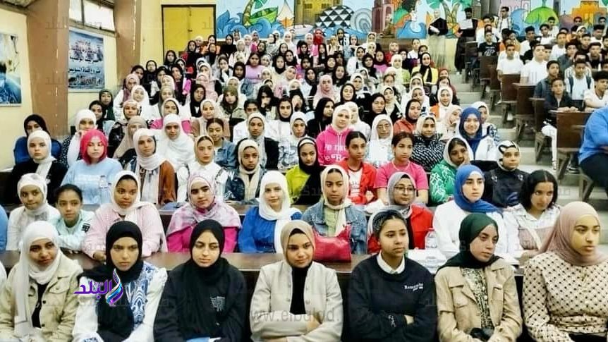 مراجعات التعليم المجانية لطلاب الاعدادية والثانوية