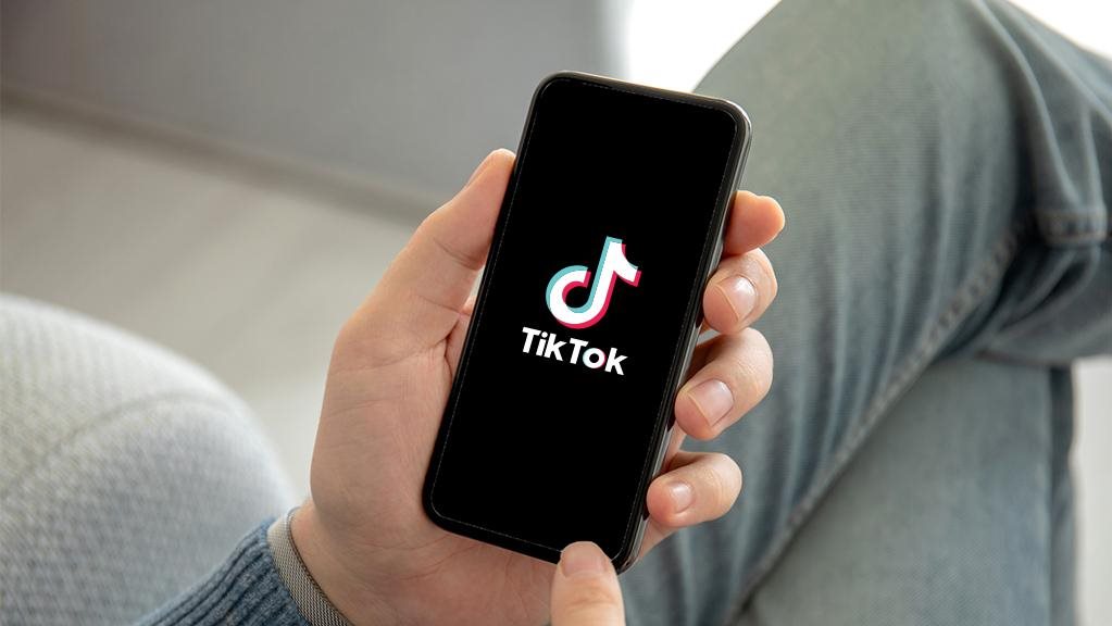 TikTok في مواجهة حكومة الولايات المتحدة: صراع على حرية التعب