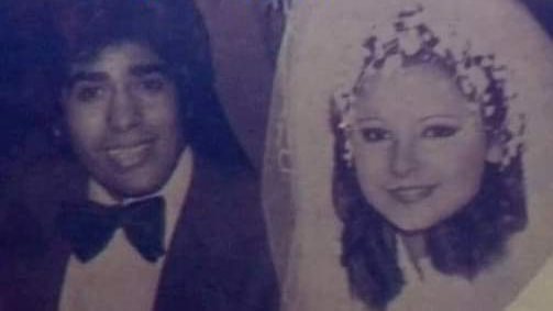 احمد عدوية وزوجته