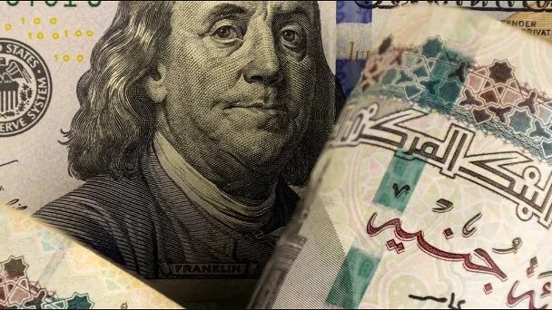 خبير اقتصادي :تساوي الإيرادات الدولارية مع المصروفات يتم لأول مرة في التاريخ