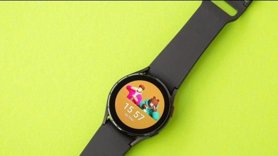 سامسونج تفاجئ عشاقها بأحدث smartwatch 