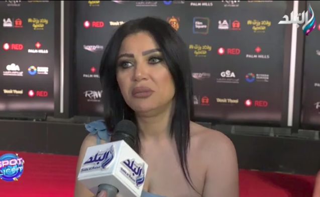 الفنانة منى ممدوح