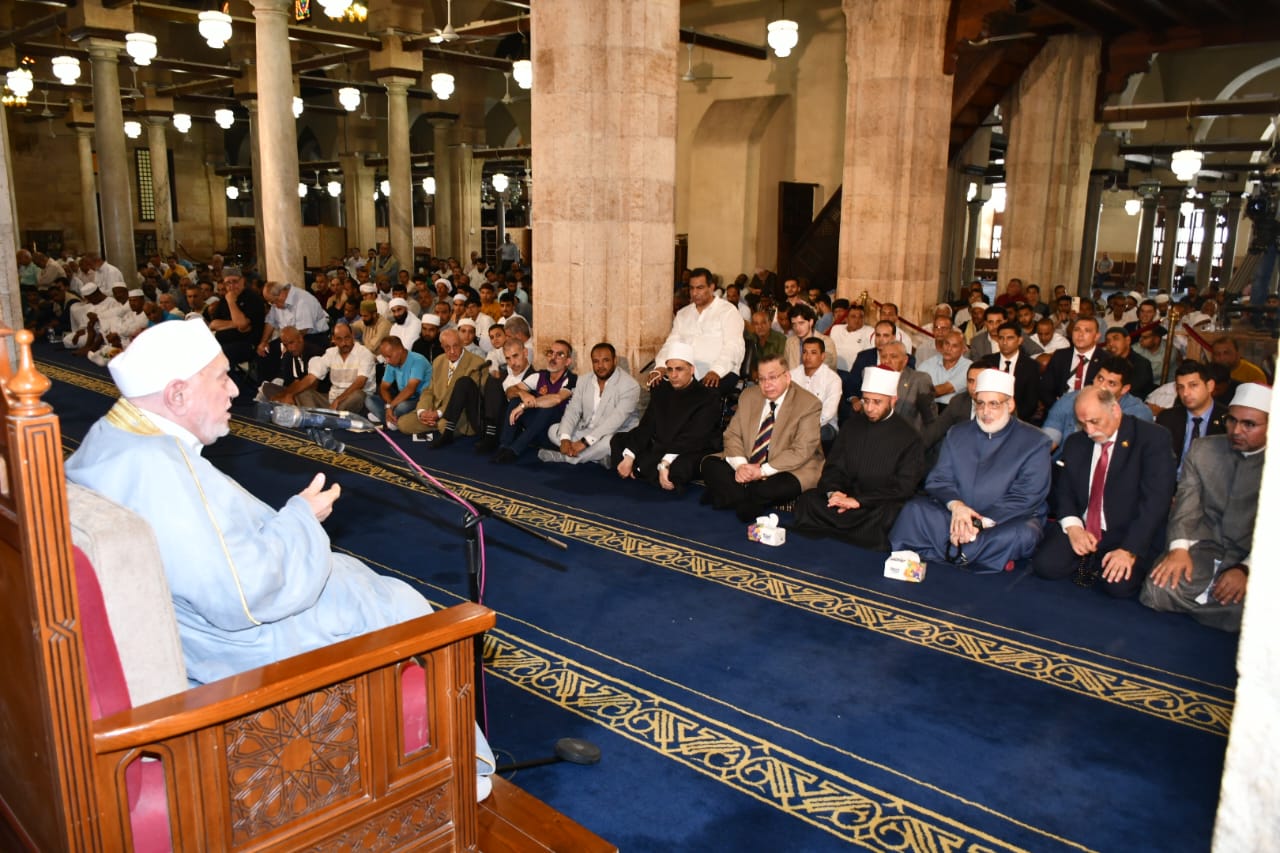 الدكتور أحمد عمر هاشم يخطب الجمعة من الجامع الأزهر