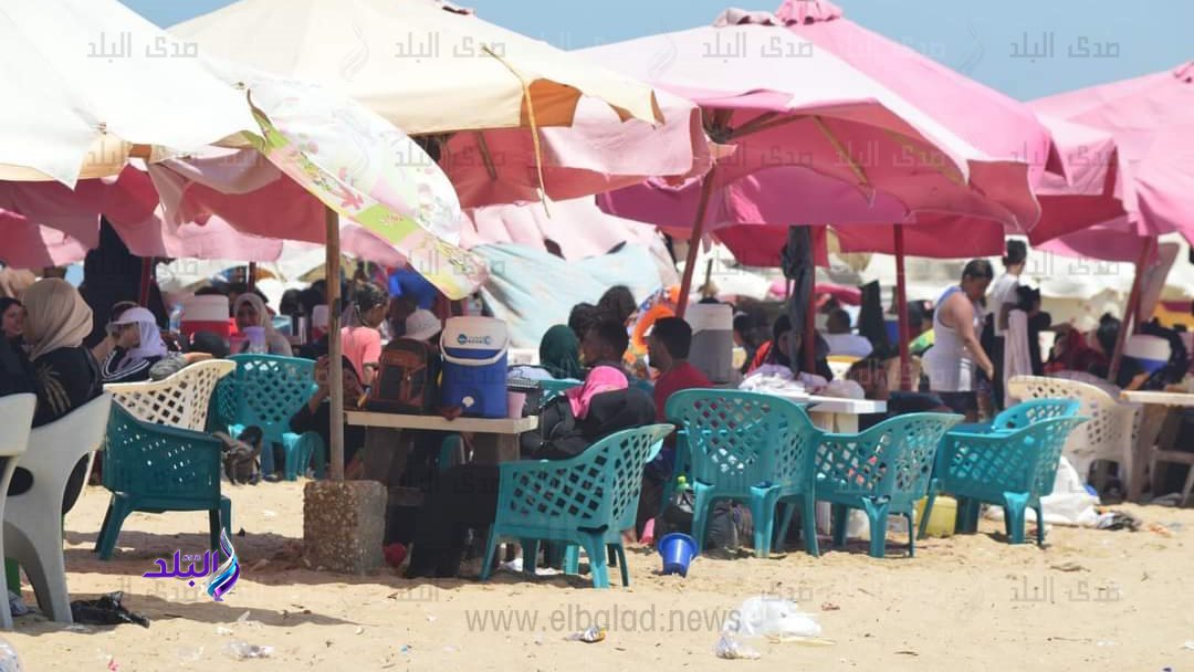 بسبب ارتفاع حرارة الجو شواطئ بورسعيد و بورفؤاد كاملة العدد