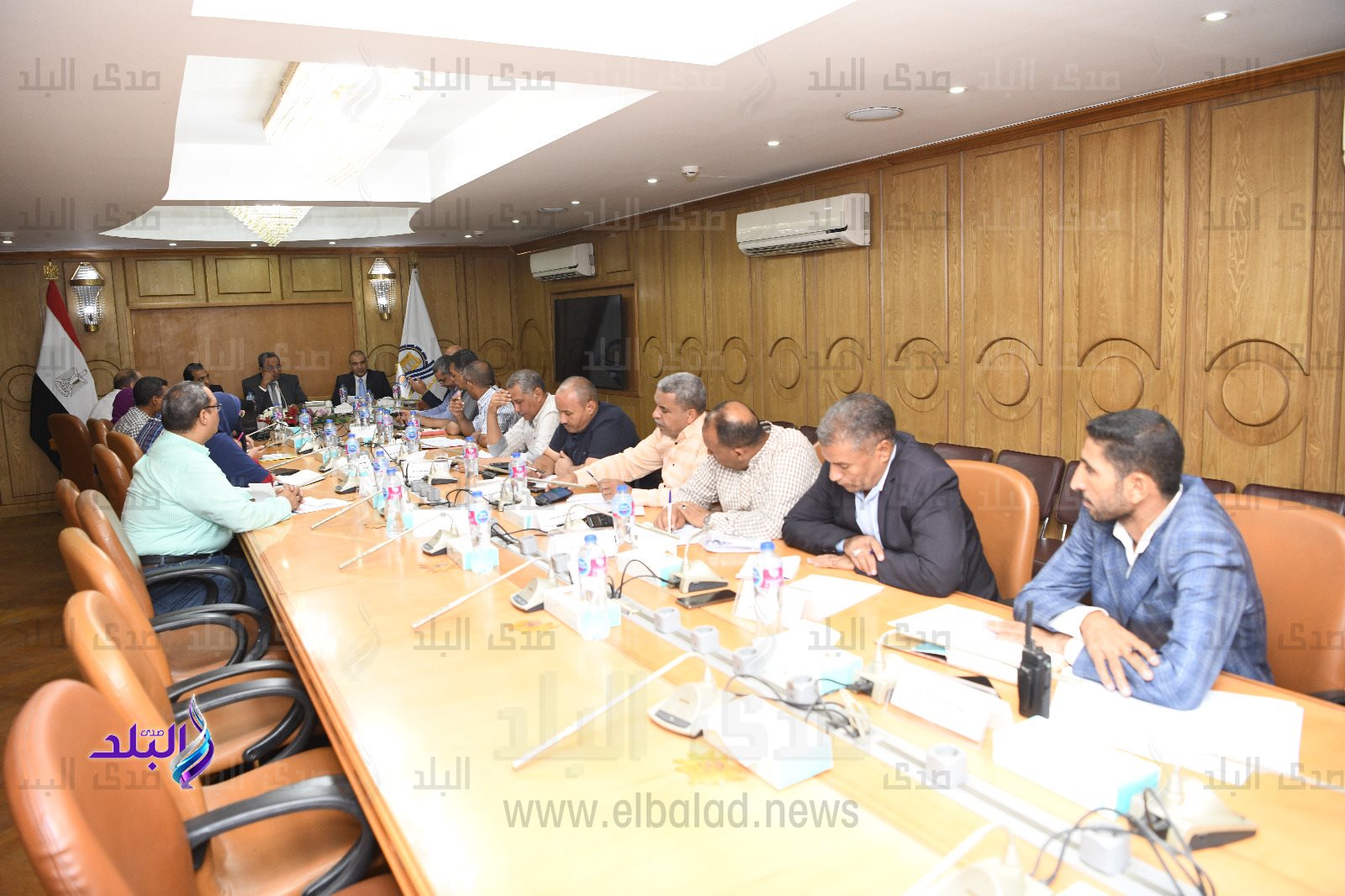 اجتماع محافظ قنا (3)