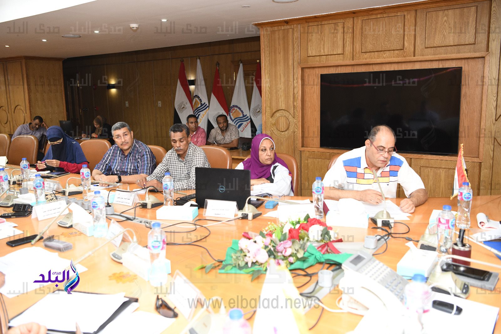 اجتماع محافظ قنا (4)