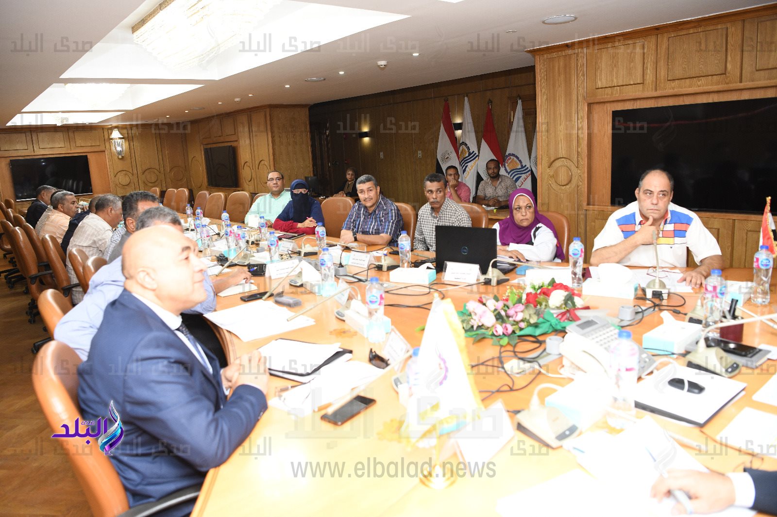 اجتماع محافظ قنا (5)