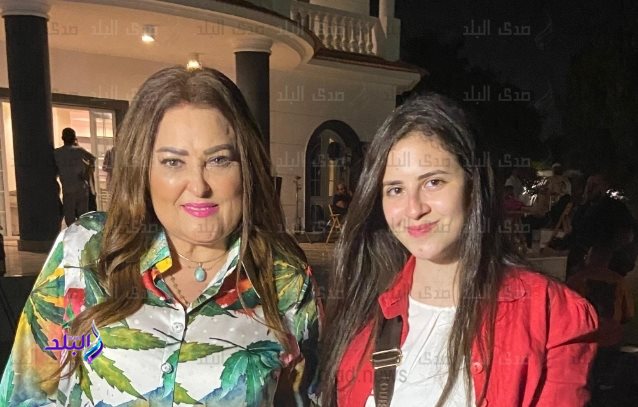 الفنانة نهال عنبر ومراسلة صدى البلد