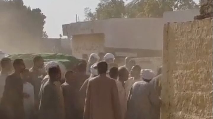 تشييع جثامين 3 من اسرة واحدة بأسوان 