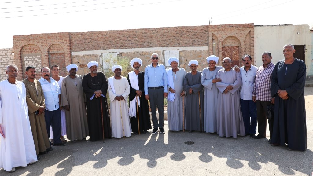 جانب من جولة المحافظ